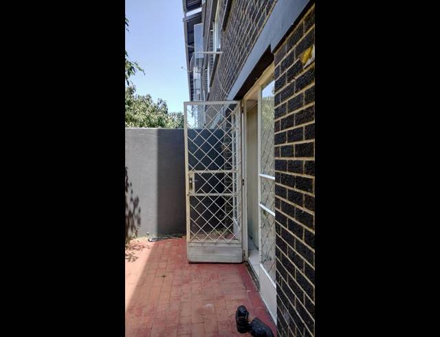 2 BEDROOM DUPLEX FOR SALE IN KEW